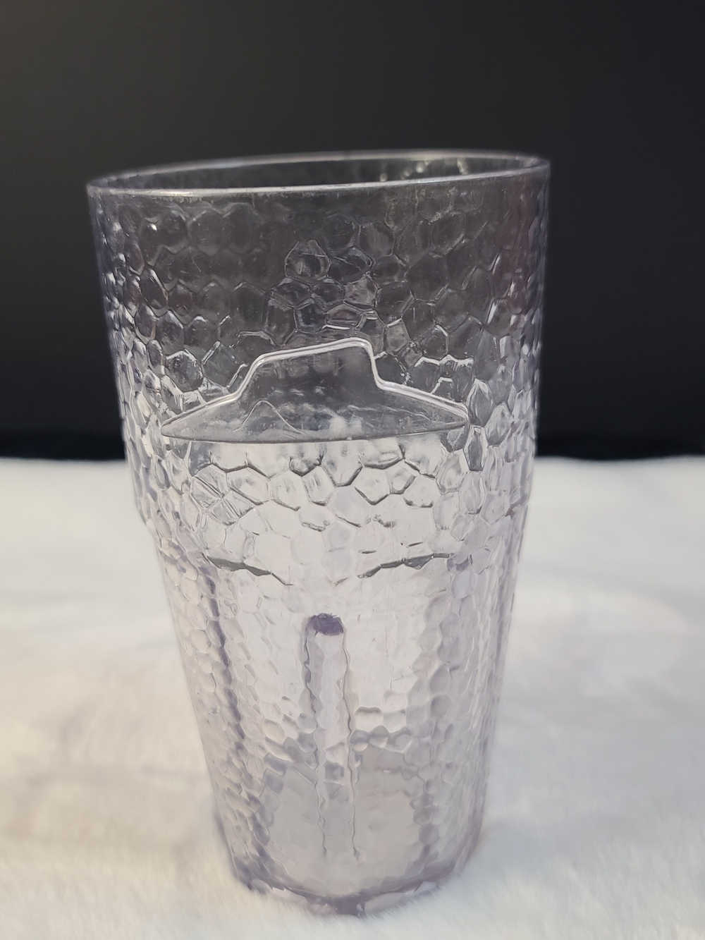 VTG PIZZA HUT extured Polycarbonate Tumbler.